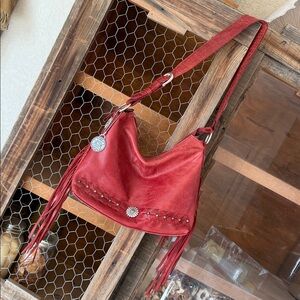 American West River Ranch Slouch Zip Top Shoulder Bag Red Leather Purse Fringe